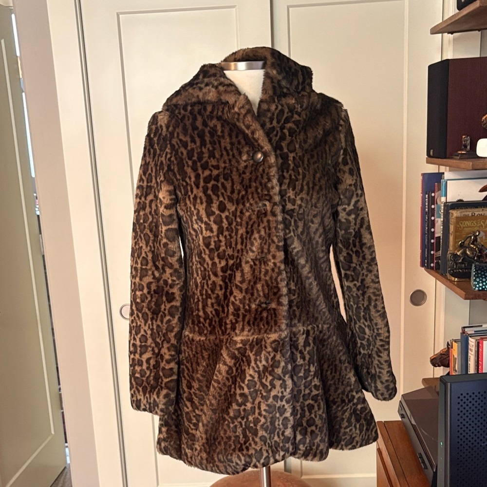 Free People Leopard Print Faux Fur Swing Coat. Like new! Xs